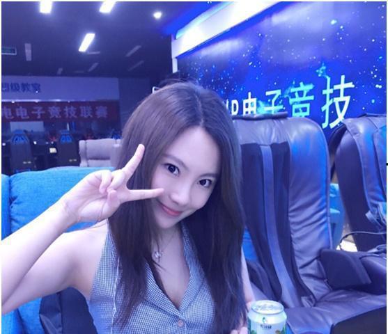 女主播采访小孩子,揭秘孩子眼中的世界